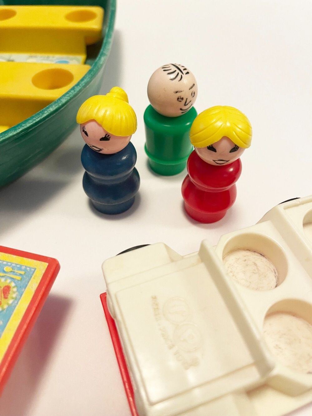 Vintage 1972 Fisher Price Little People Camper Boat Family Accessories Lot - Picture 13 of 16